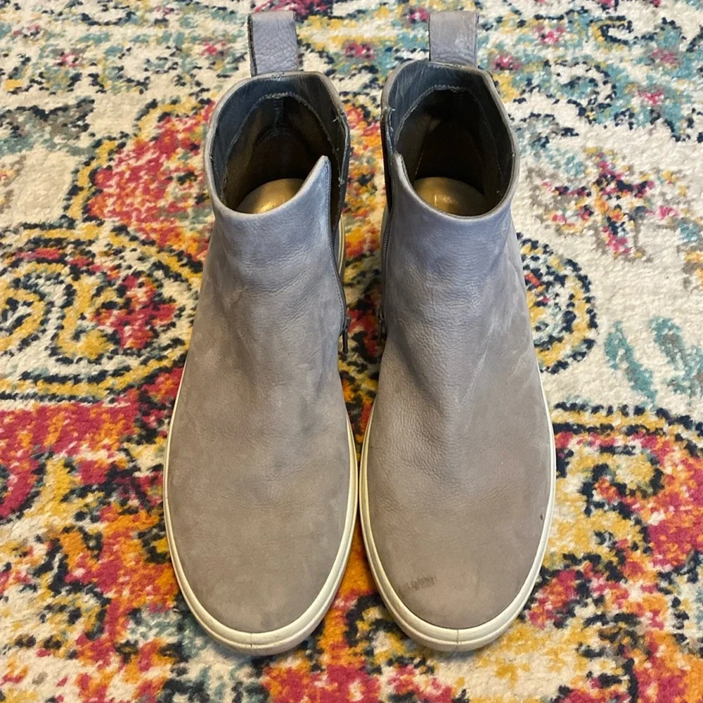 Women’s ECCO Light Gray Boots Zip Side Size 10 - 10.5 Leather - Picture 1 of 11